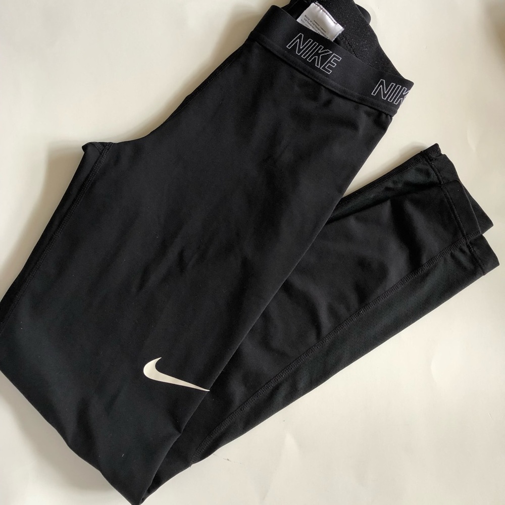 Women’s Nike leggings.
